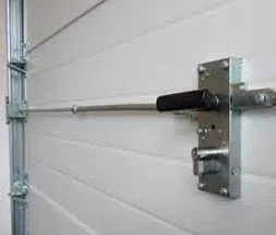 Locksmith Of Van Nuys Van Nuys, CA 818-737-2242 - 17a-Garage-Door-Locks